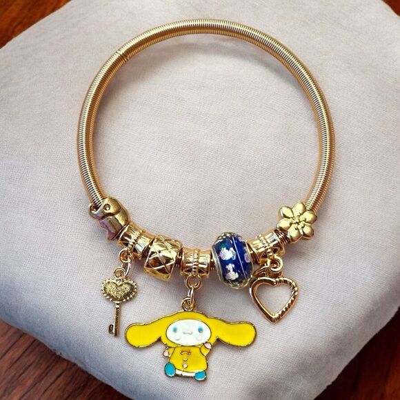 Cinnamoroll Heart Key Elephant Gold Tone Charm Bracelet - Picture 1 of 2